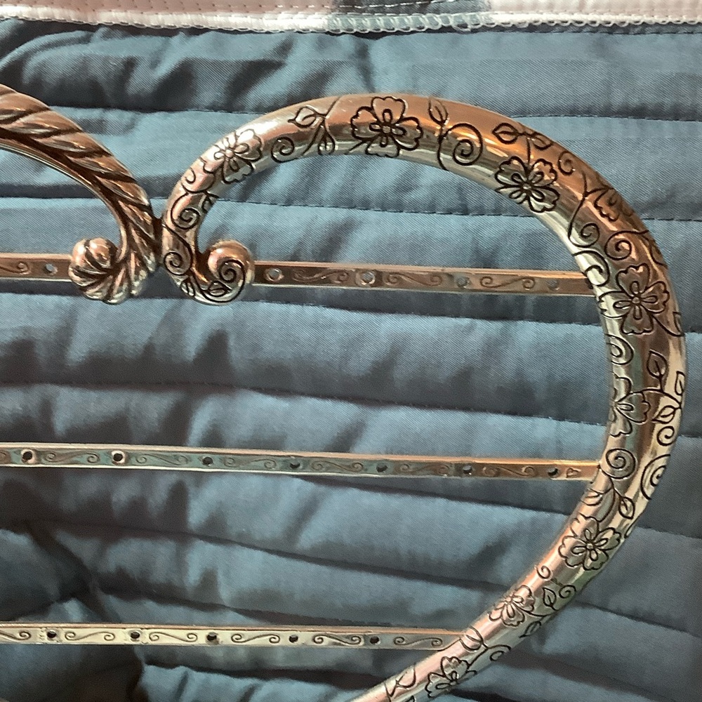 Brighton Silver Heart Jewelry Stand - Picture 3 of 11